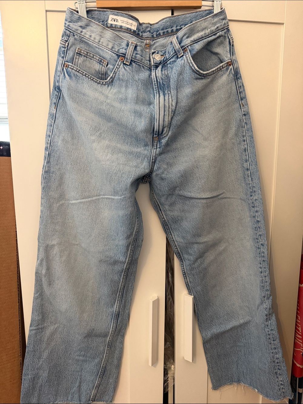Zara Light Wash Relaxed Jeans - Pale Blue